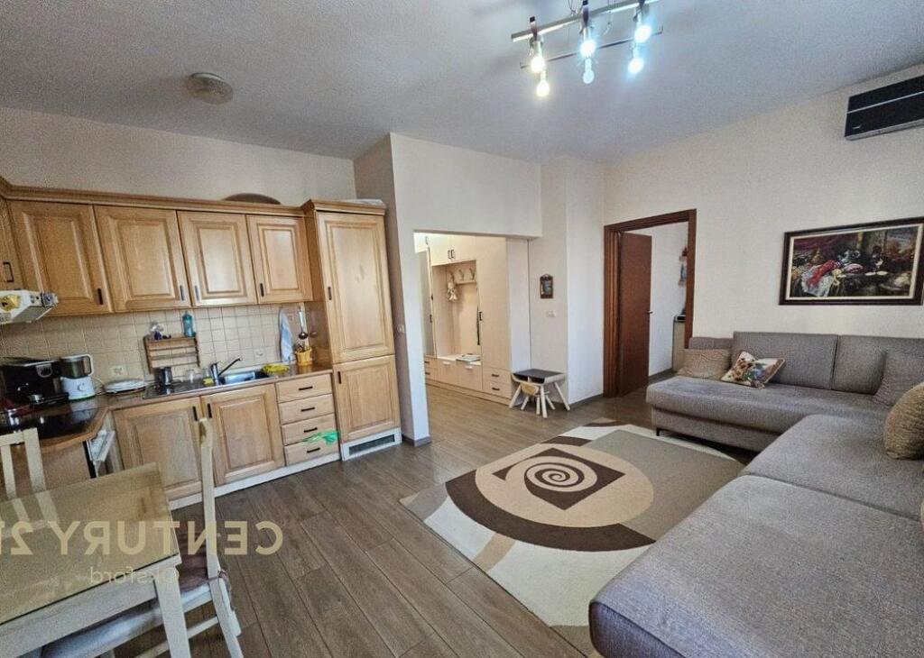 JEPET ME QIRA APARTAMENT 2+1 NE MYSLYM SHYRI