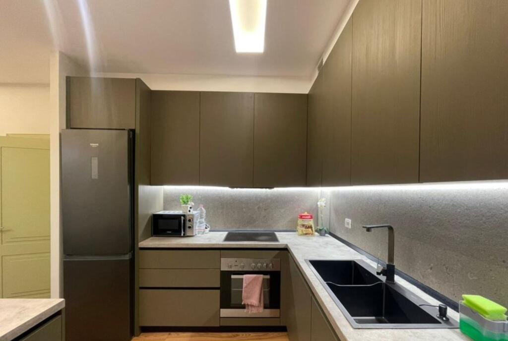 🌟 Jepet me Qira – Vilë e Mobiluar me Oborr në Prush, Tirane