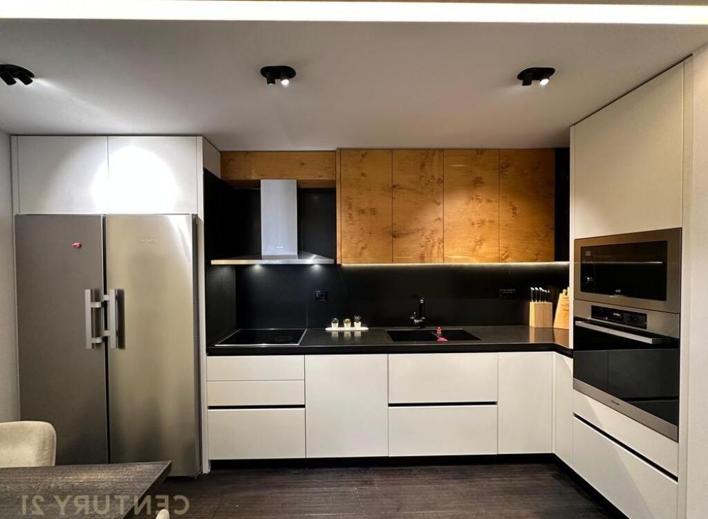 Apartament Luksoz 2+1+2+ Post Parkimi Ne Myslym Shyr