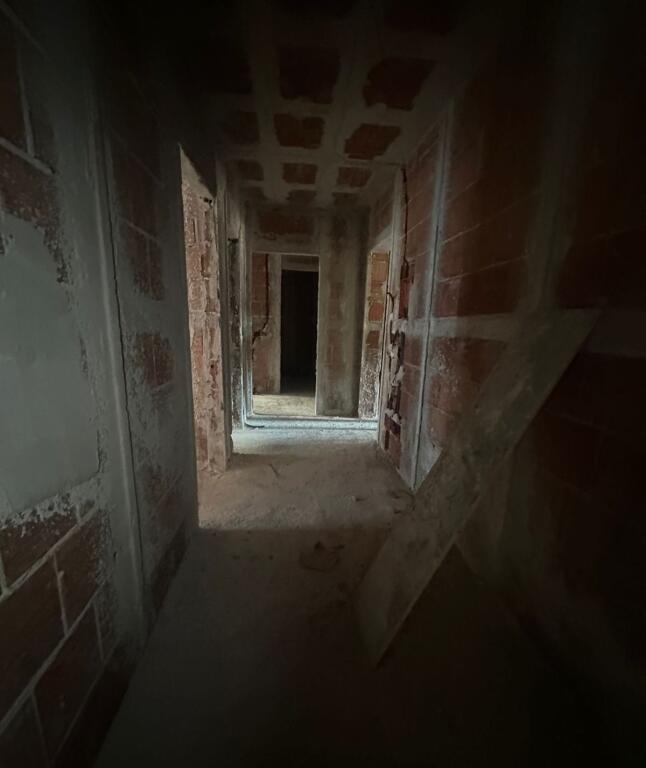 Shitet apartament 2+1