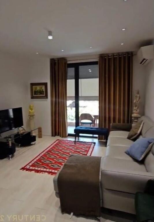 Apartament 2+1 ME QIRA në Kompleksi Zirkon