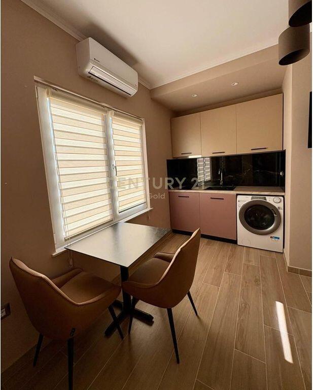 Dy Super Studio Moderne ne Myslym Shyr per shitje, Ideal për Airbnb !