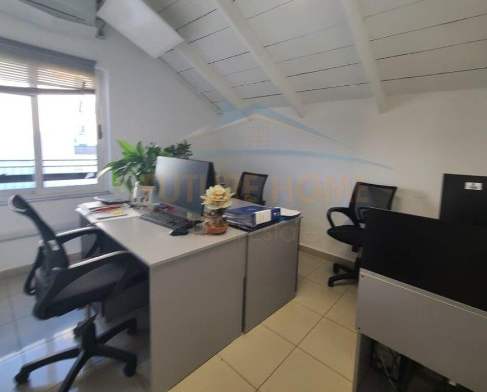 Qira, Ambient 2+1+2 , Duplex, Shallvaret,Tirane