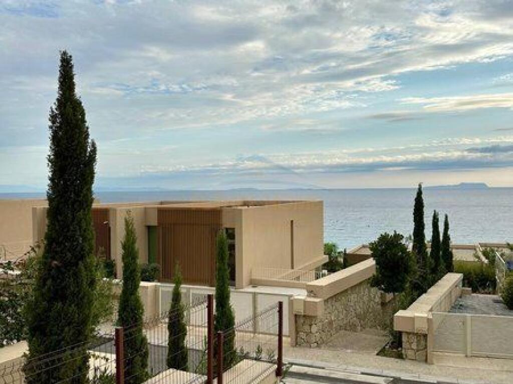 Shitet , Apartament 2+1+2 Poste Parkimi, Green Coast 1