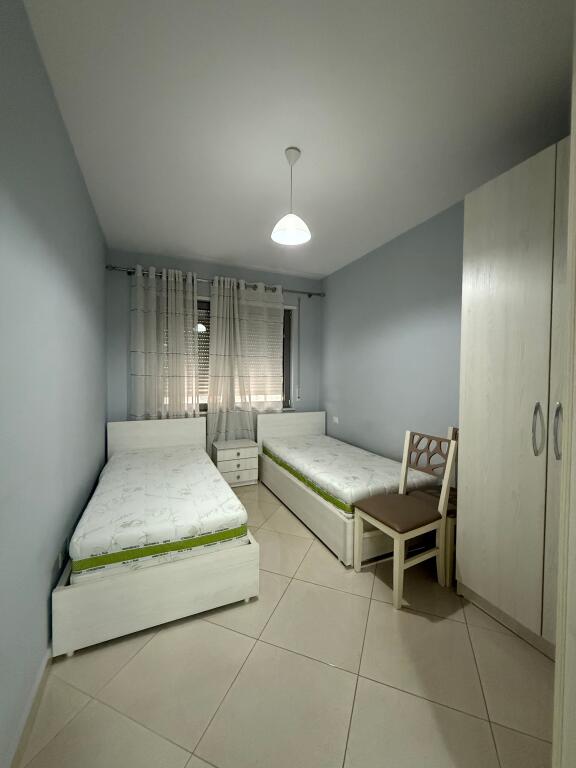 Jepet me qira apartament 2+1 📍 Rruga e Dibrës – Residenca Tower Bridge 🏢 Kati 3