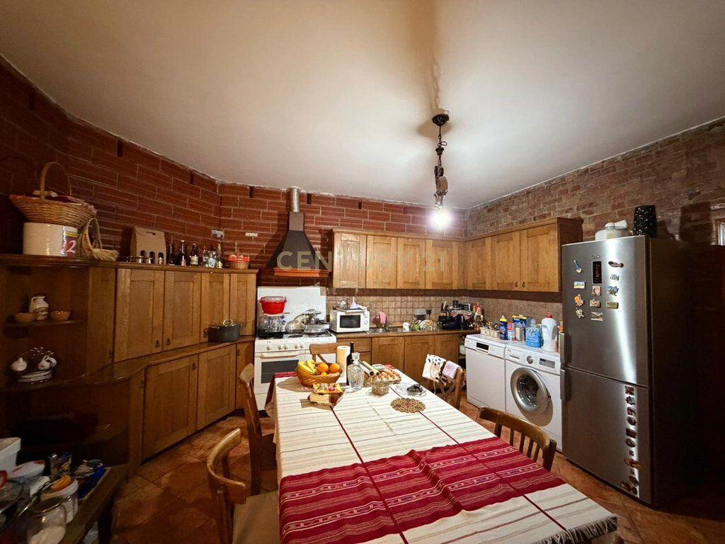 Vile me qira ne zonen e Kopshtit Botanik