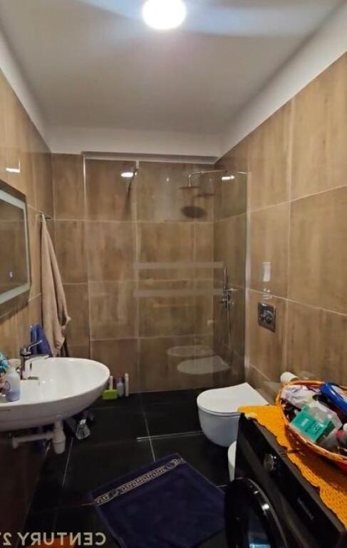 Apartament 2+1 ME QIRA në Kompleksi Zirkon