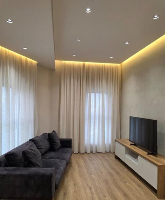 🌟 Jepet me Qira – Apartament 1+1 me Parkim në Ali Demi (Rezidenca Kadiu)