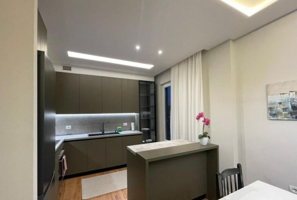 🌟 Jepet me Qira – Vilë e Mobiluar me Oborr në Prush, Tirane