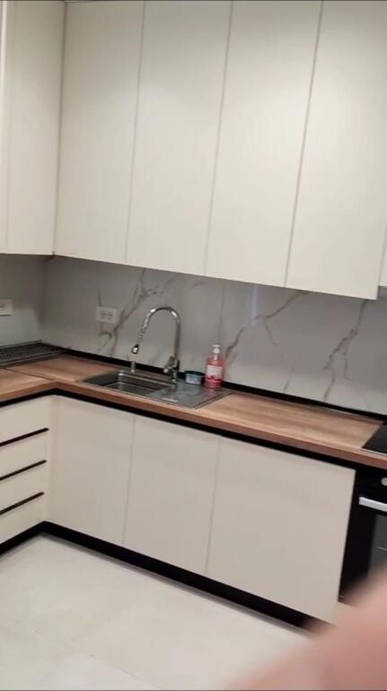 APARTAMENT 2+1. 60000 LEKE.RRUGA 5 MAJI