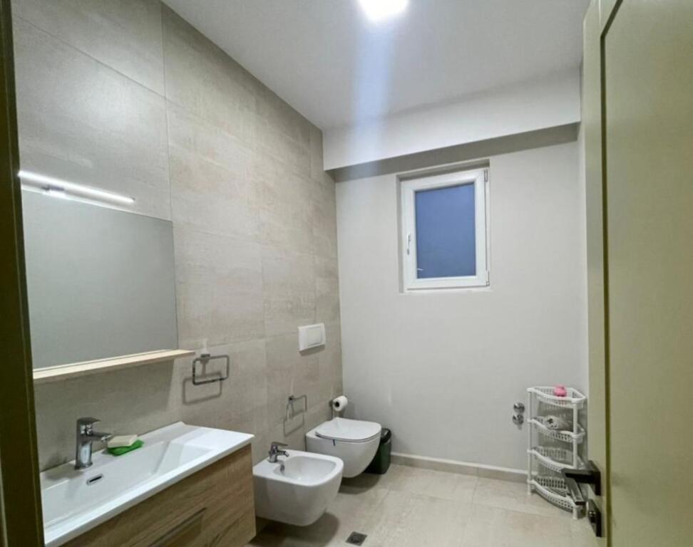 🌟 Jepet me Qira – Vilë e Mobiluar me Oborr në Prush, Tirane