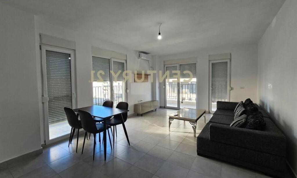 Jepet Me Qera Apartament 2+1+2 tek 5 Maji