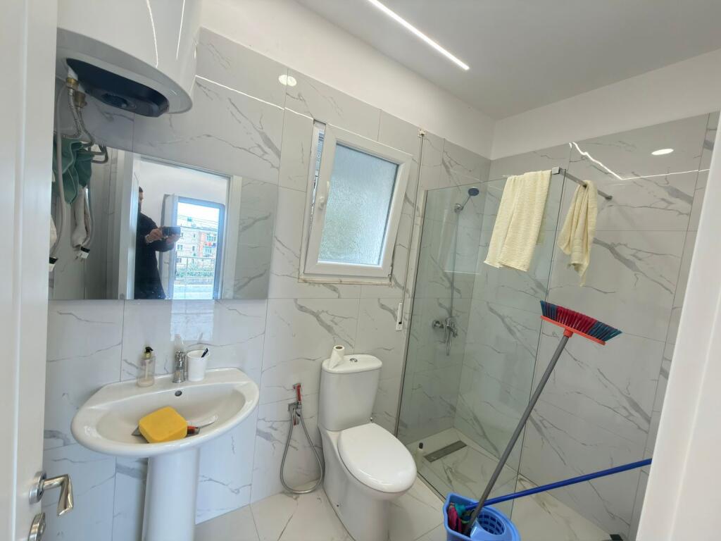 Shtepi me qera - Kombinat