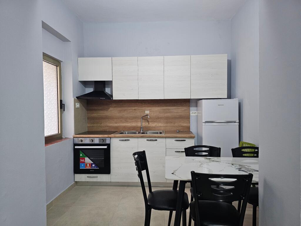 Apartament 1+1 tek Medreseja me post parkimi