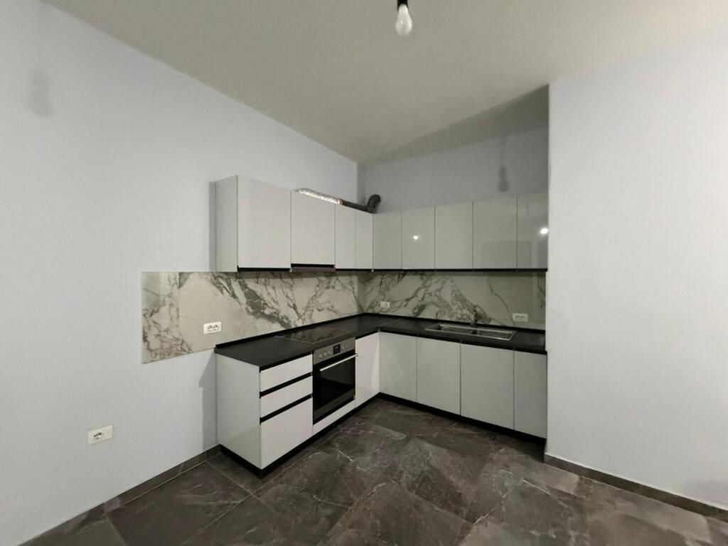 🏡Appartamento 1+1 in affitto  📍 Zona: 5 Maji💰 Prezzo: 50.000 lek / mese