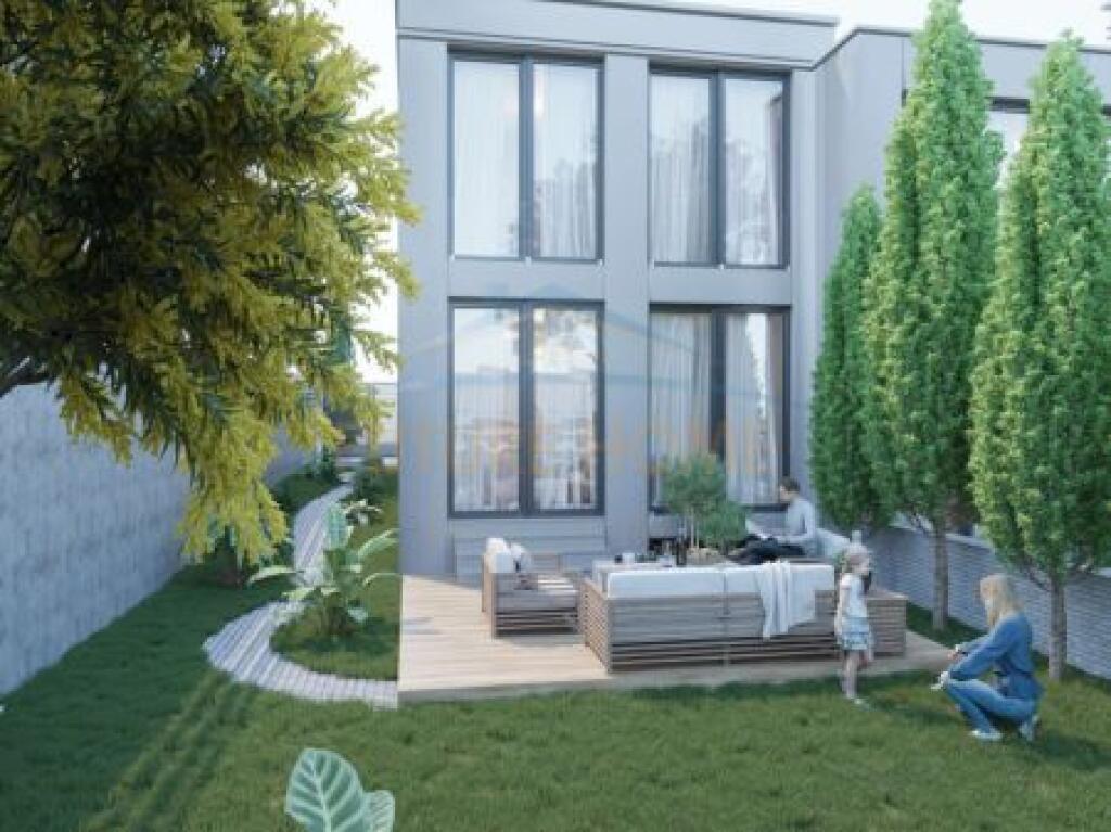 In vendita, Villa su 2 piani, Vicino a Teg