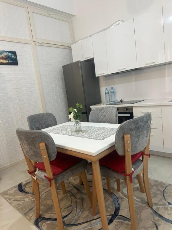 FRESK , apartament 1plus 1 me qera. 370 Euro