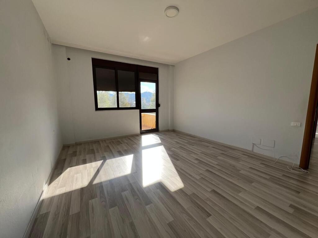 Zyre,Stadiumi Dinamo!