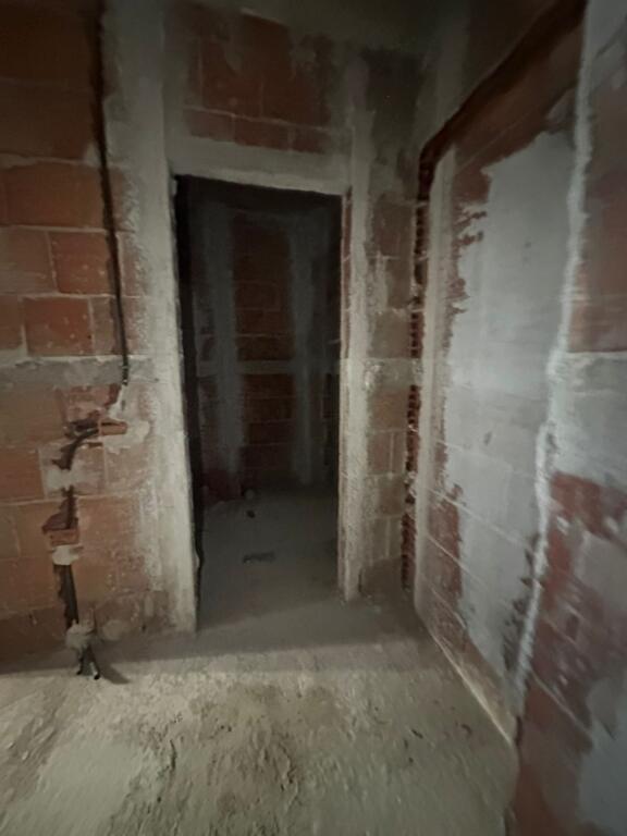 Shitet apartament 2+1