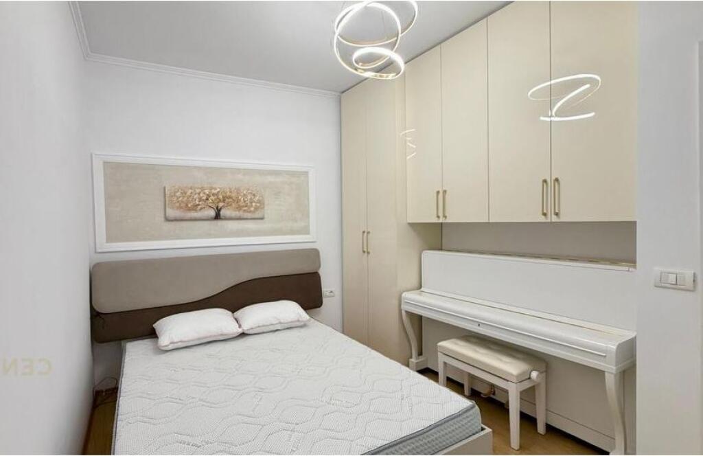 Jepet me qera apartament modern 1+1, Rruga e Dibres tek Medreseja