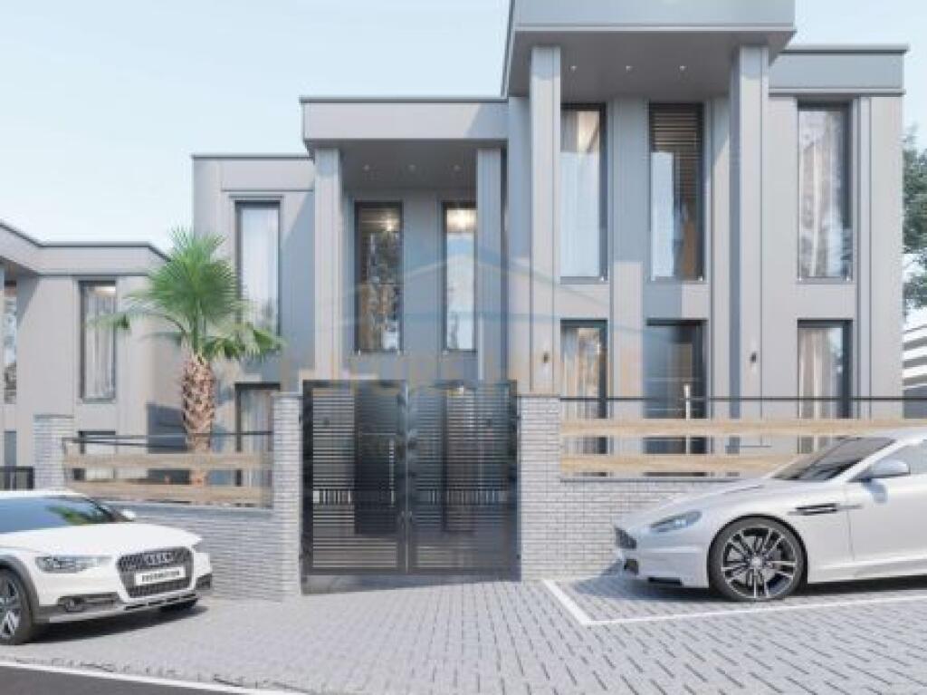 In vendita, Villa su 2 piani, Vicino a Teg