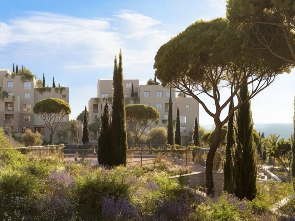 Shitet – Apartament 1+1+ Verandë në Dhërmi, Village Square.