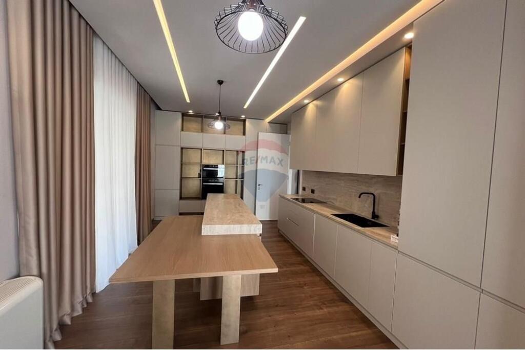 - 3+1 me qira tek Kompleksi Delijorgji-