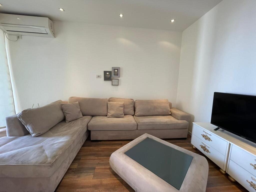 Apartament 2+1 per qera