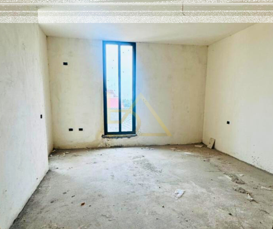 SHITET APARTAMENT – ISHULL SHËNGJIN, LEZHË