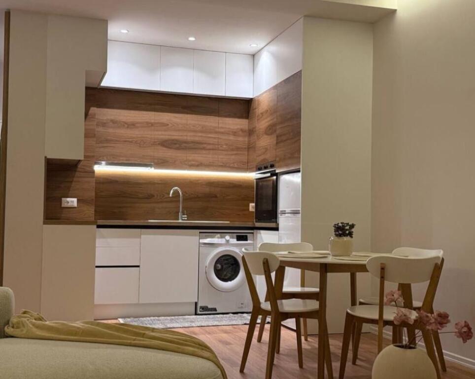 Apartament 1+1, Don Bosko!