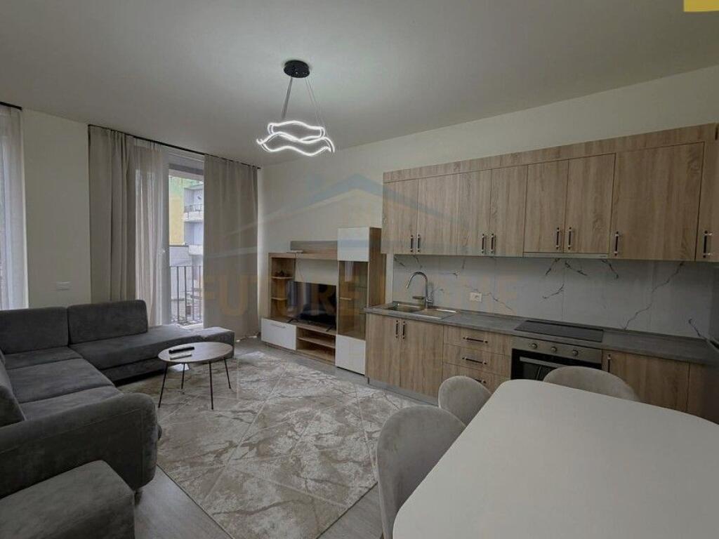 Shitet, Apartament 1+1+Post Parkimi, Rrugën Riza Cerova