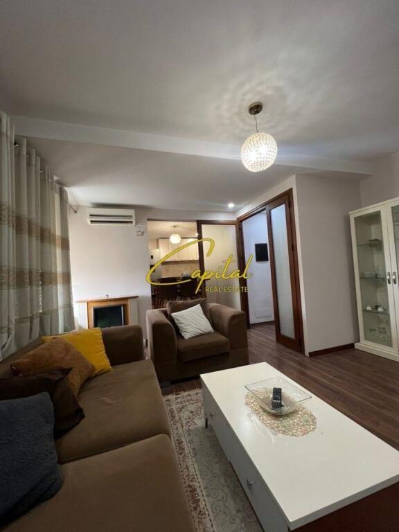APARTAMENT ME QIRA 3+1+2 21 DHJETORI 60.000 LEKE