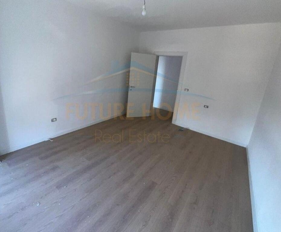 Shitet, Apartament 2+1+2, Univers City