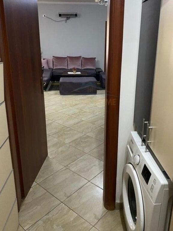 Shitet , Apartament 2+1 , Fresku , Tiranë.