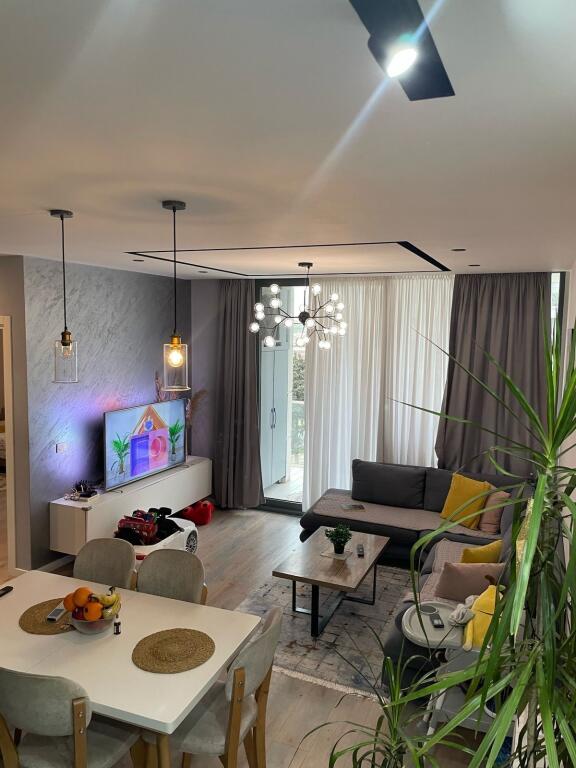 Apartament 2+1, Don Bosko!