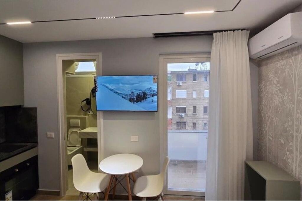 Shiten, 3-Garsoniere, Rruga Mine Peza, Tiranë.