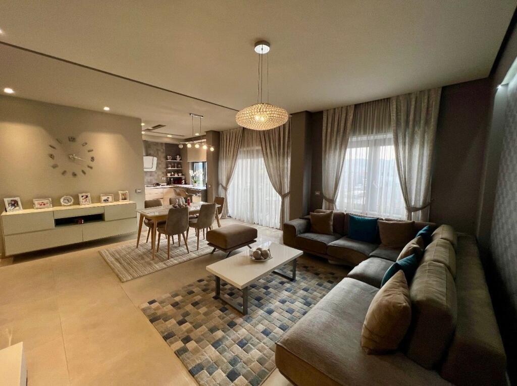 📣 QERA SUPER Apartament 2+1 Me 2 Tualete Dhe 2 Ballkone 📍 Zogu i Zi , Prane Ring Center ✨