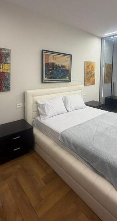 Qira , Apartament 2+1 + Post Parkimi , Pazari i Ri , Tirane
