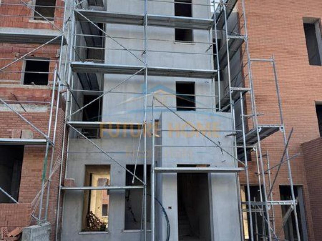 Shitet, Viletë, Piccadilly Residence, Tiranë