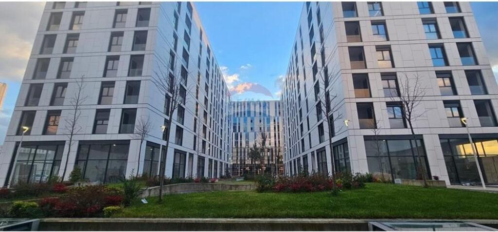 Shitet Apartament 1+1+Post Parkimi Akses Tirana !