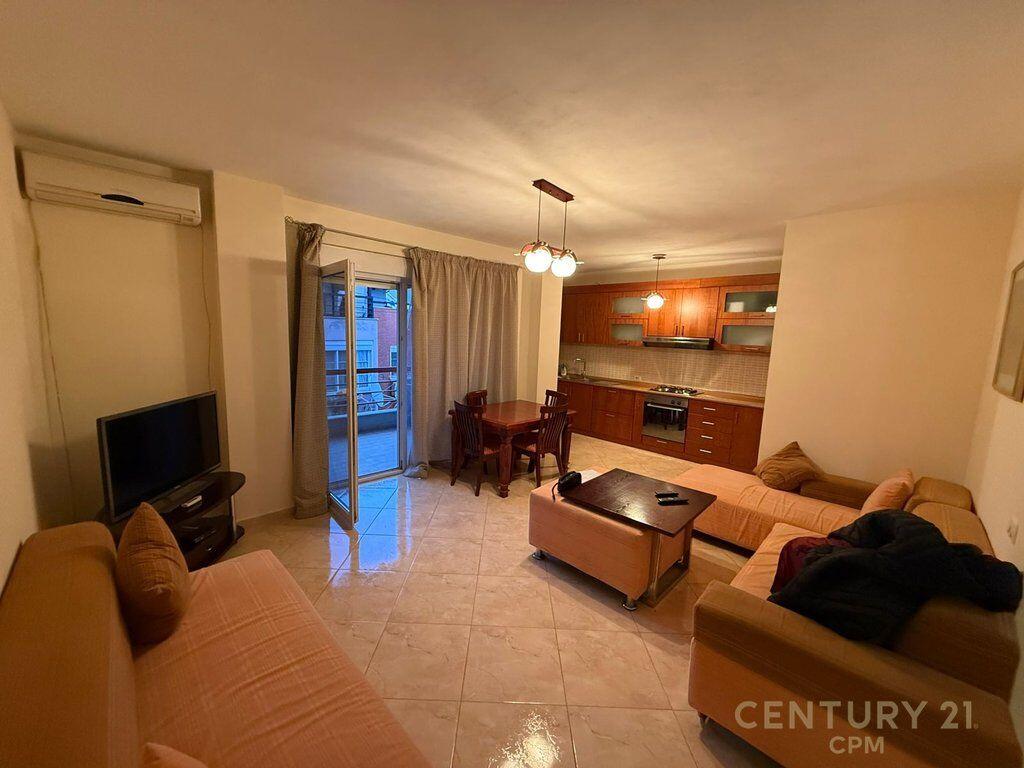 Apartament 2+1+2 Me Qira te Liqeni i Thatë, Colombo 2   700 € /Muaj