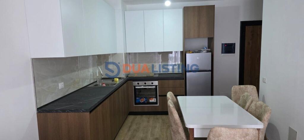 Ofrojme me qira Apartament 2+1+Post parkimi tek Univers City!