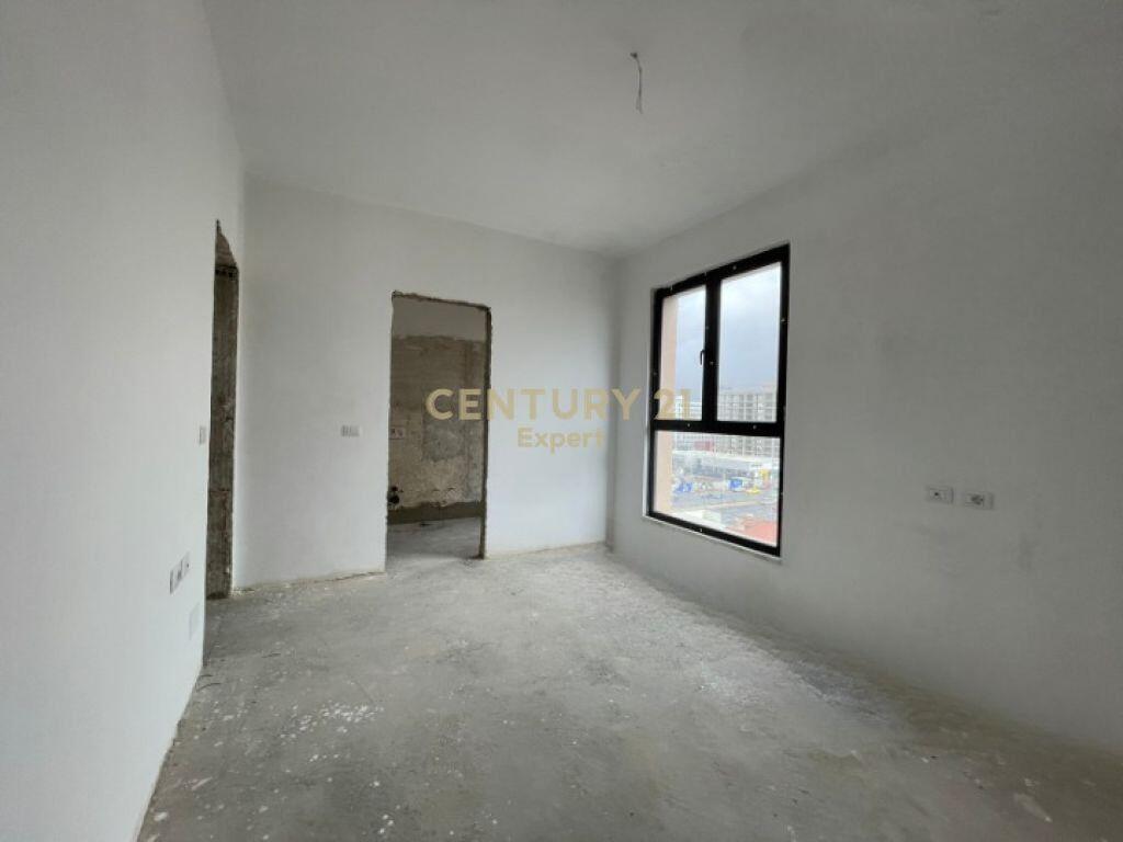 Shesim apartament 3+1+2 te Rruga 29 Nentori pran CASA ITALIA! 166,320 € Sip. Totale  119m2