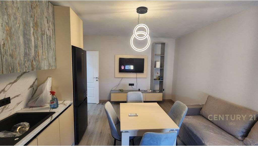 APARTAMENT 1+1 PER QIRA PAS GLOBE!
