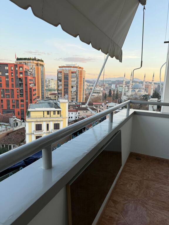 Apartament 2+1 me qera, Qender, 700€/muaj