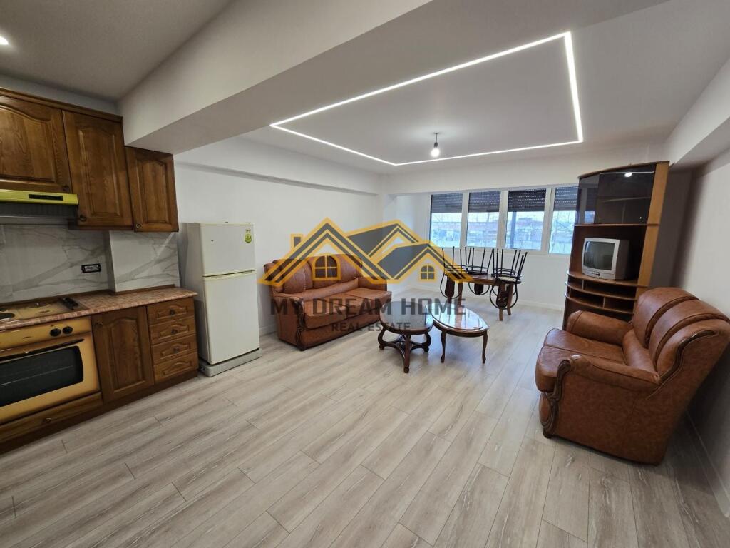 Apartament 2+1 Për Qera në Rrugën e re të Portit, Durrës