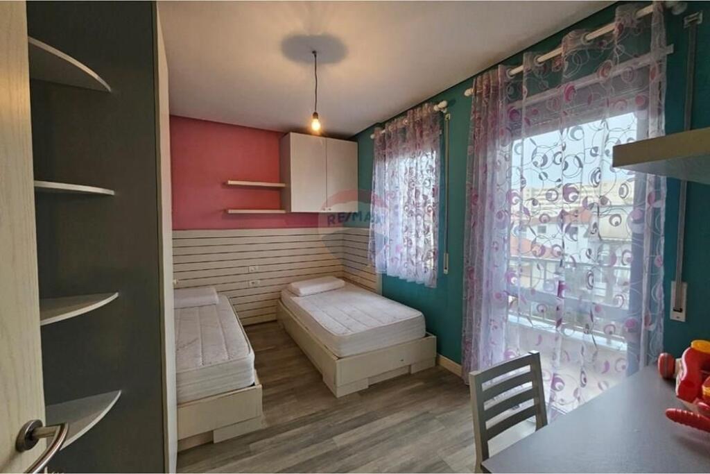 Apartament 2+1 per qira tek Rruga e Kavajes!