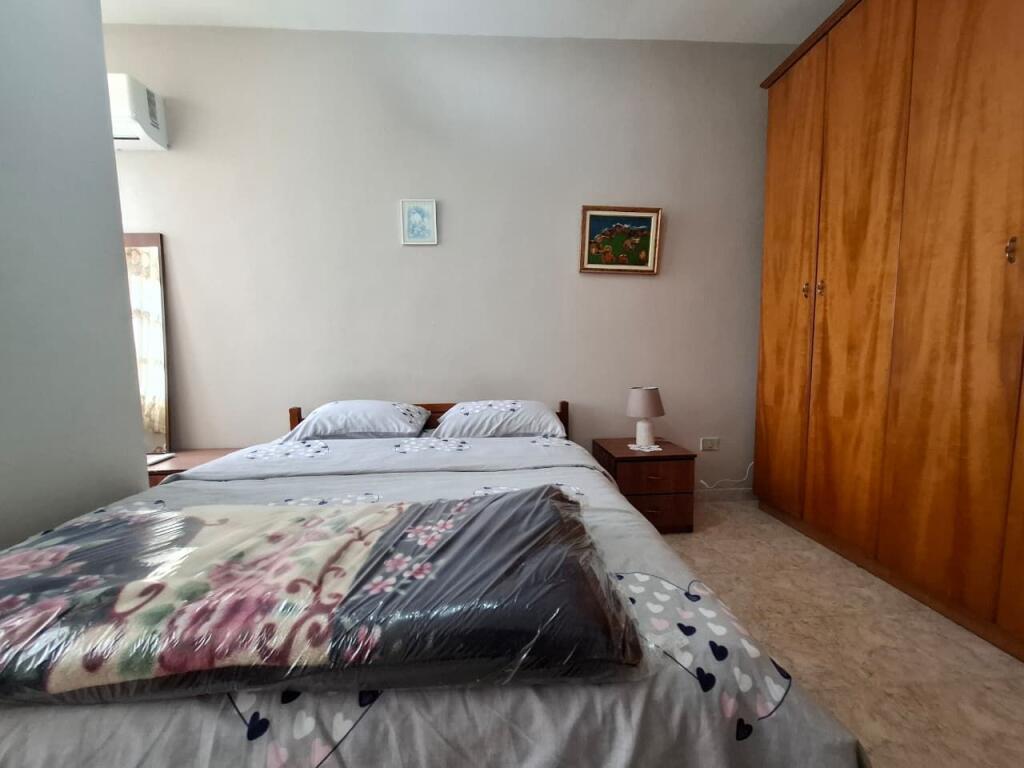 In Affitto – Appartamento 2+1 con Cucina Separata 📍 Rruga e Kavajës – Dietro il Garden Building