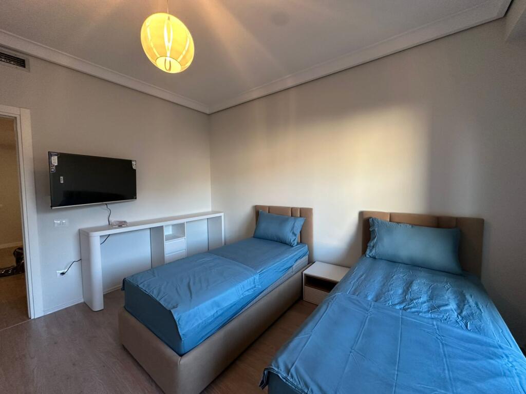 Vilë 3 katëshe me QIRA në Rezidencë private pranë TEG në Tiranë