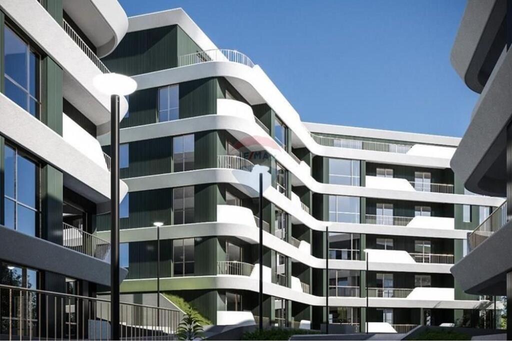 Apartament - Për Shitje - Rruga Hamdi Garunja